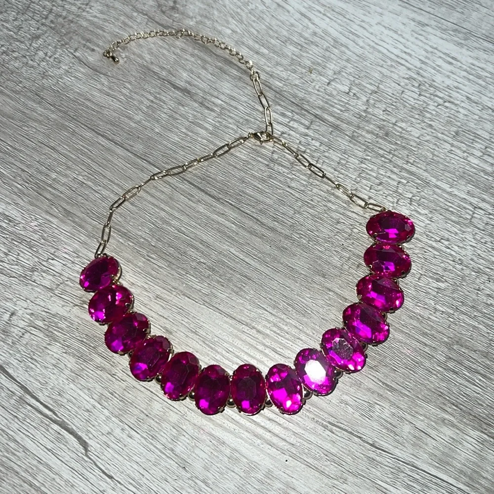 Pink gem necklace with gold link chain - Picture 2 of 5